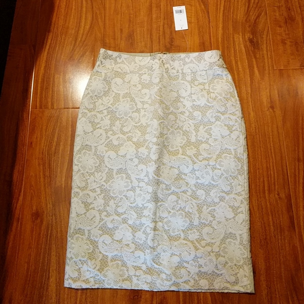 Banana republic - Nude/cream lace pencil skirt